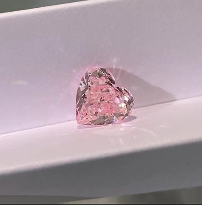 De losse Synthetische Gekweekte Roze Diamanten 1.53ct NGTC Gediplomeerde VS2 van de Hartvorm Laboratorium