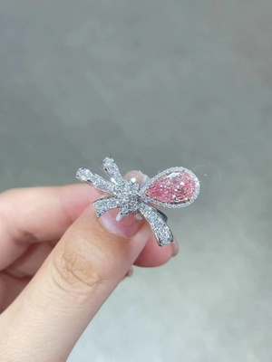 Laboratoriumgroeide lichtroze peervorm CVD synthetische diamant ring 18k witgoud ringen